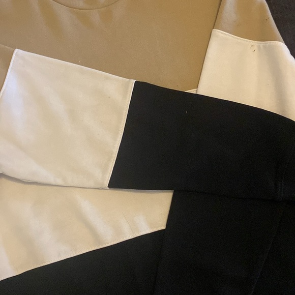 Sweater - Picture 4 of 4